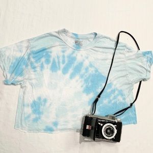 Hanes beachy blue tie dye crop top